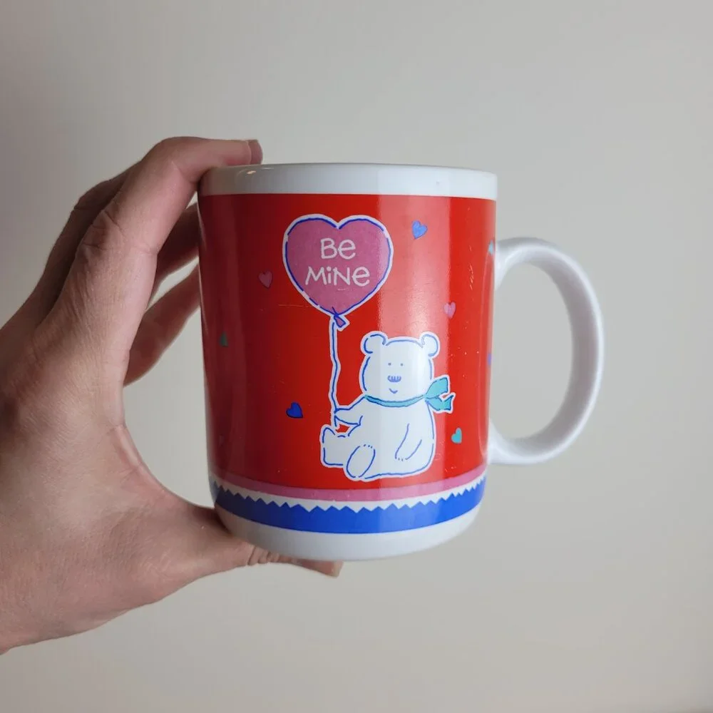 Vintage Hallmark Mug Be Mine Teddy Bear & Heart Balloon red Valentine. 1988 Mugs